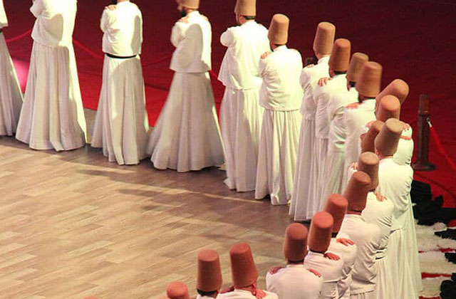 民族舞踊＆ベリーダンスショー、セマー（旋回舞踊）